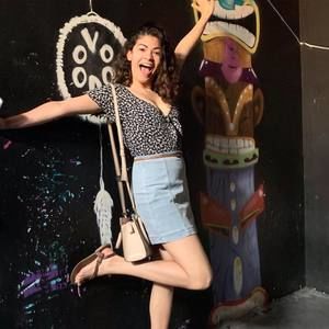 Meet your Posher, Daniela